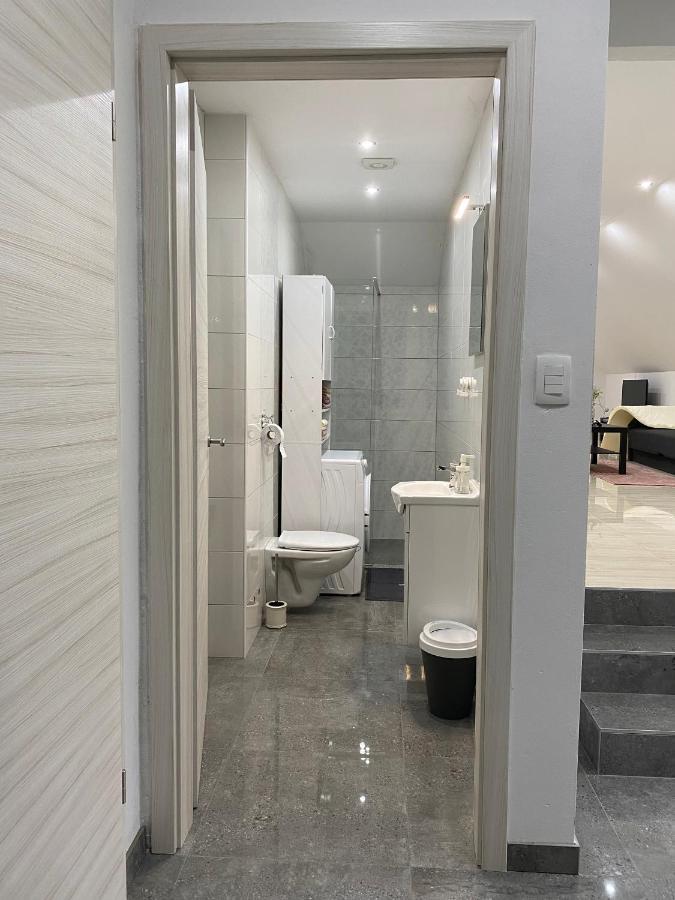 Apartma Azurre Постойна Екстер'єр фото