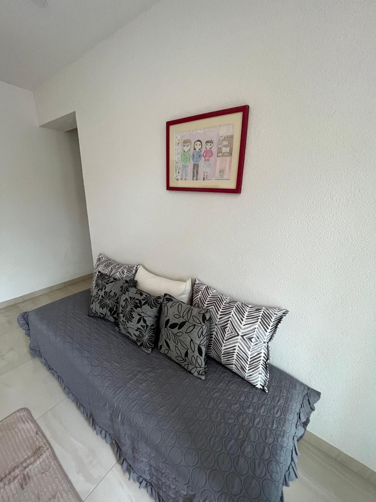 Apartma Azurre Постойна Екстер'єр фото
