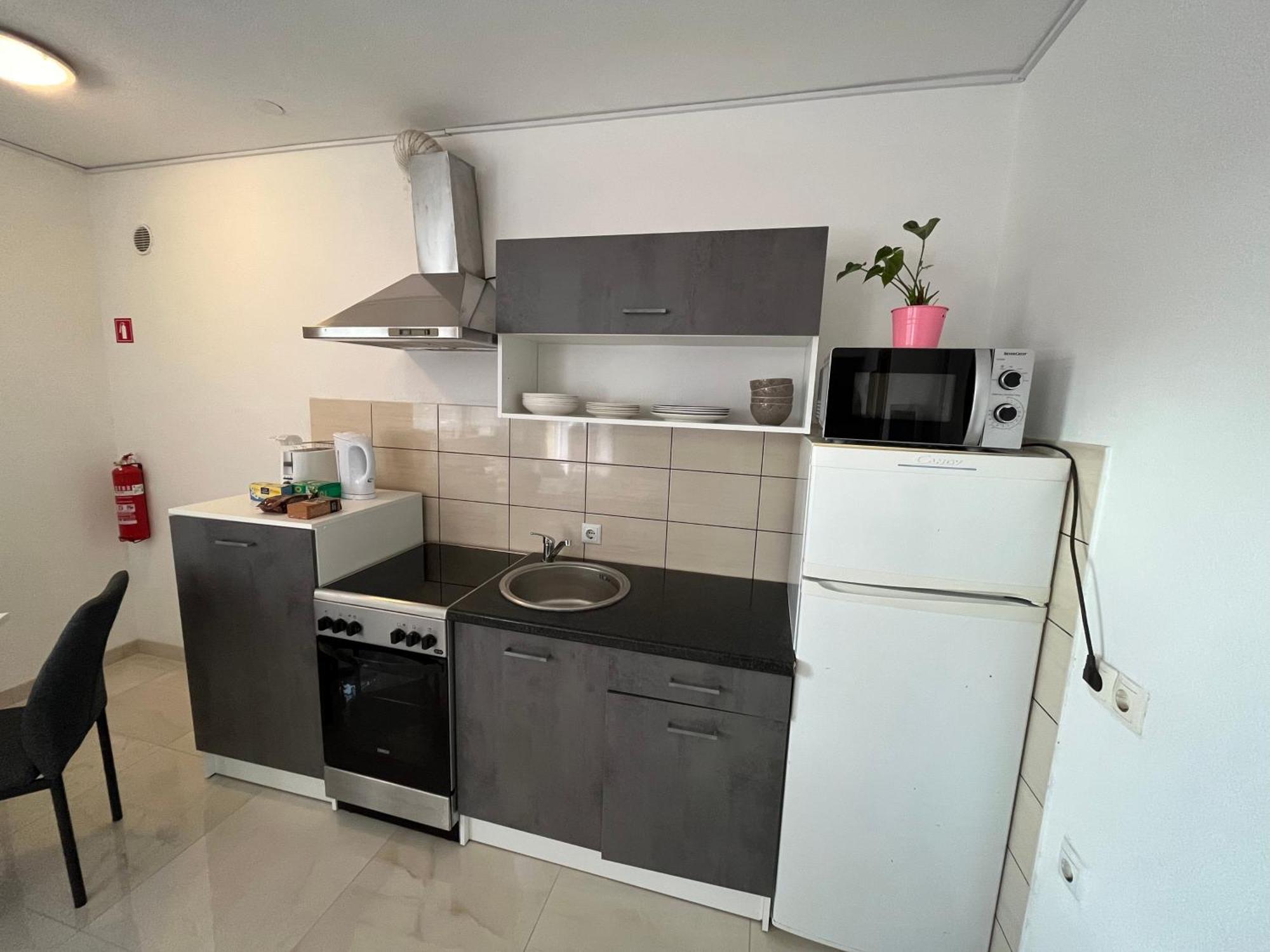 Apartma Azurre Постойна Екстер'єр фото